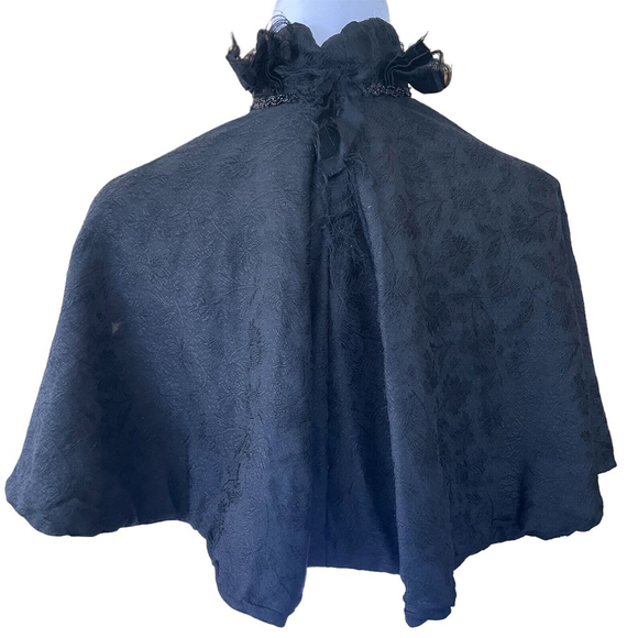 Victorian Edwardian Black Brocade Beaded Feather Cape - Picture 5 of 12